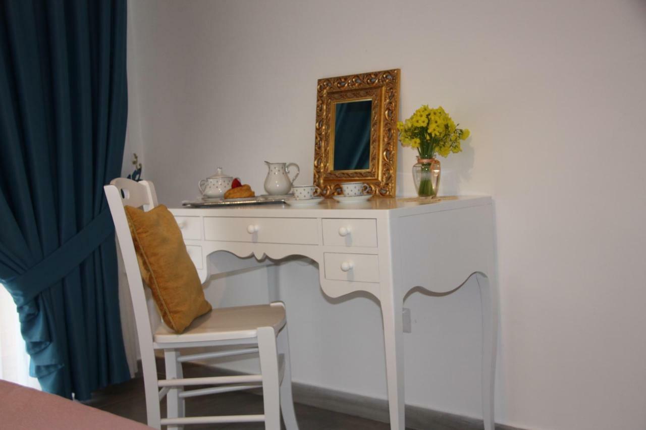 カステッラバーテ Casa Amigdala Bed & Breakfast エクステリア 写真