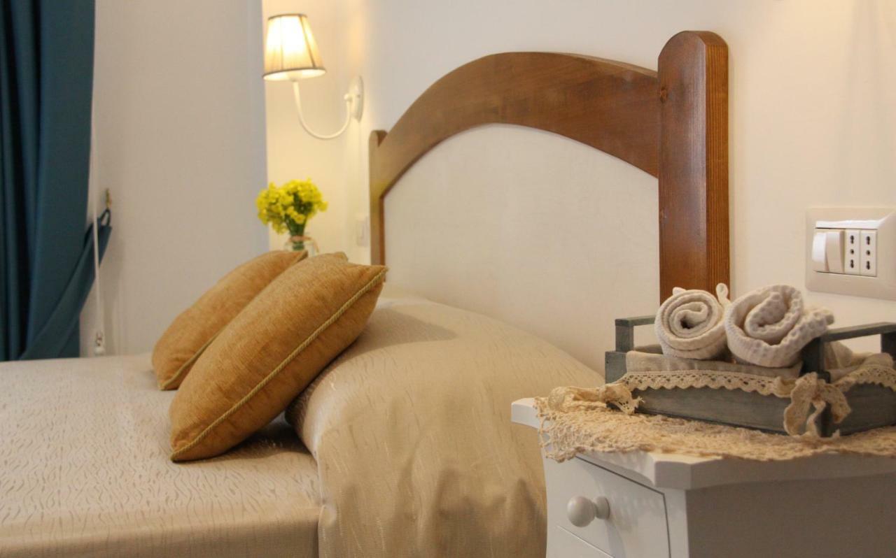 カステッラバーテ Casa Amigdala Bed & Breakfast エクステリア 写真