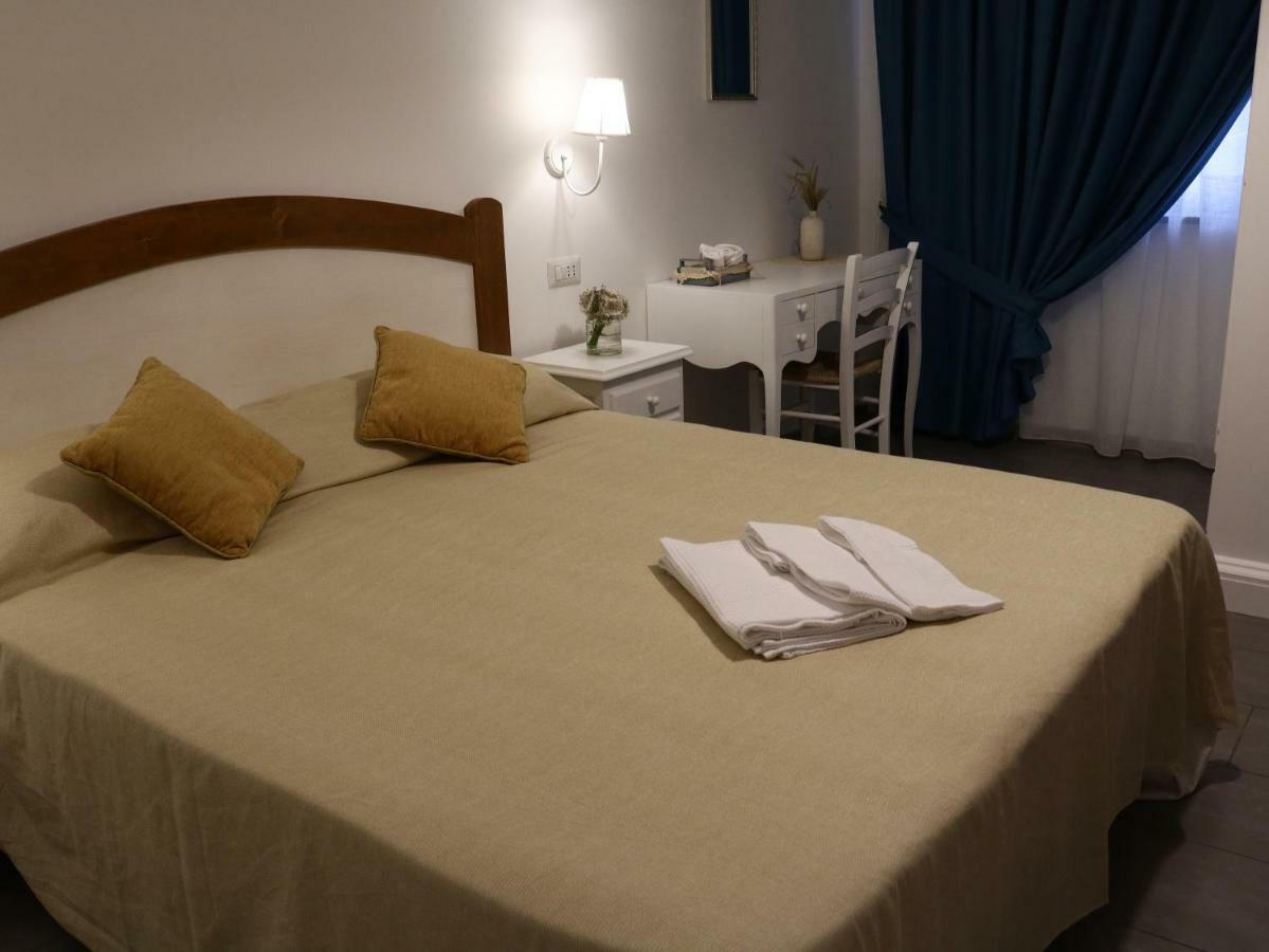 カステッラバーテ Casa Amigdala Bed & Breakfast エクステリア 写真